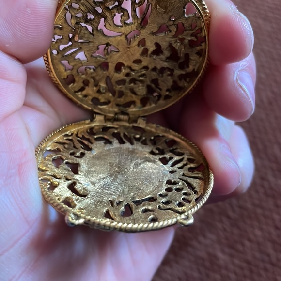 Vintage locket pendant necklace - Picture 3 of 5